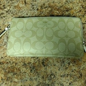 Coach Signature Double Zip Wristlet